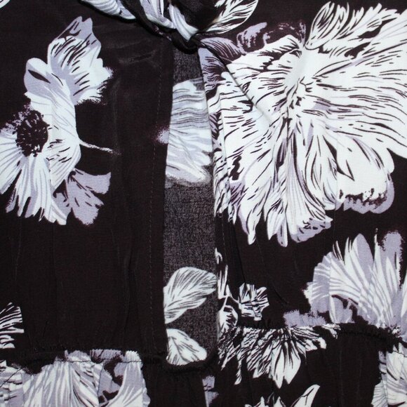 Audrey 3 +1 Floral Romper Size Medium - Picture 4 of 10